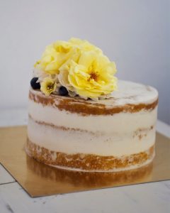 Layered Cake - Carrot Cake Medium - extra flores