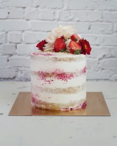 Layered Cake - Strawberry Fields Forever + extra flores